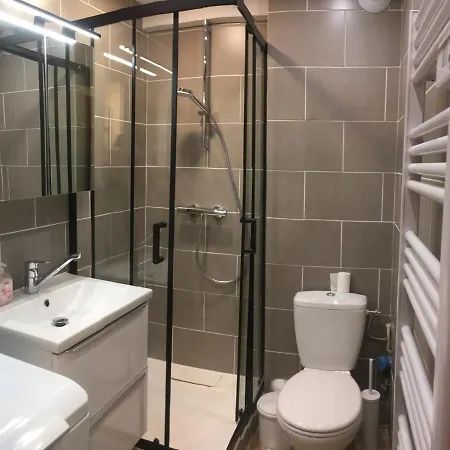 Apartment Chaleureux 4 Pers, Proche Des Remontees Et Commerces, Balcon Ensoleille - Fr-1-263-520 *