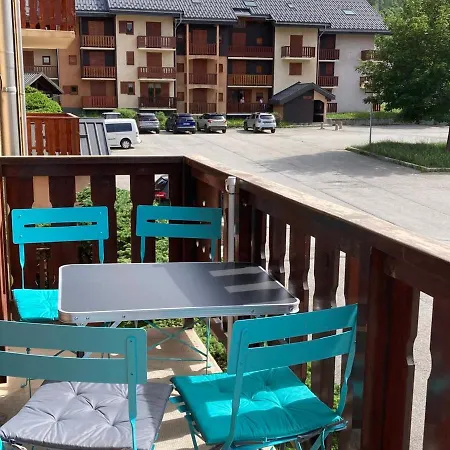 Chaleureux 4 Pers, Proche Des Remontees Et Commerces, Balcon Ensoleille - Fr-1-263-520 Apartment *